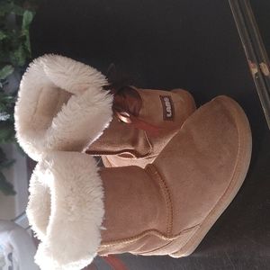 Size 2y girls lamo boots